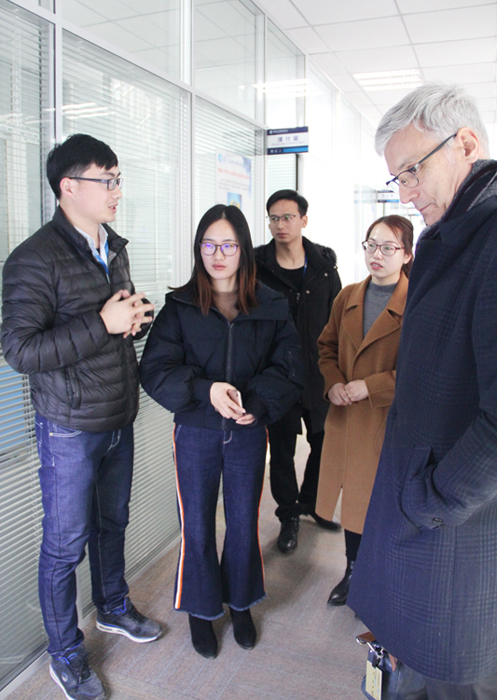 瑞士客户来我司参观考察