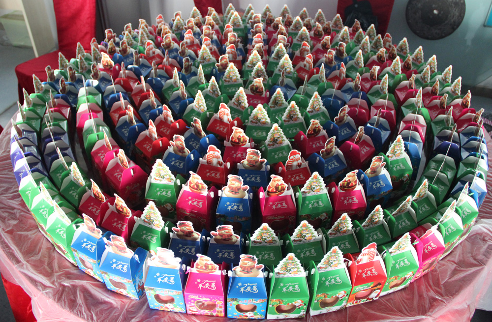 suncitygroup太阳集团为员工发放圣诞礼物&mdash;&mdash;平安果
